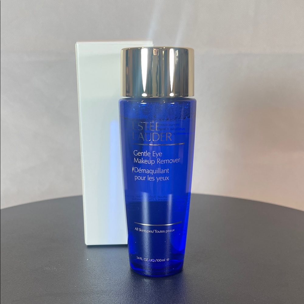 Estee Lauder Revitalizing Supreme+ Moisturizer - Gold and Brown - Picture 11 of 11